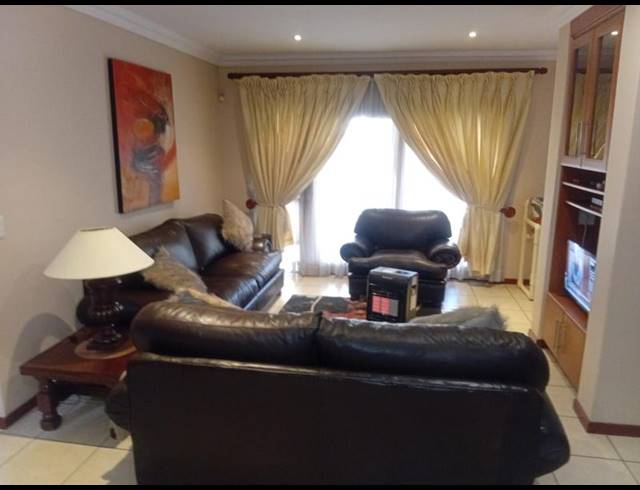 4 BEDROOM PROPERTY TO RENT IN SUNWARD PARK